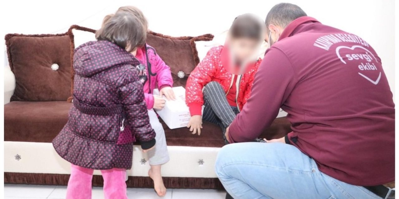 Kayapınar Belediyesinden 300 Çocuğa Giysi Yardımı