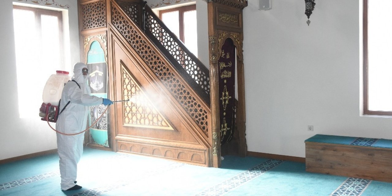 Şahinbey’de Camiler Dezenfekte Ediliyor