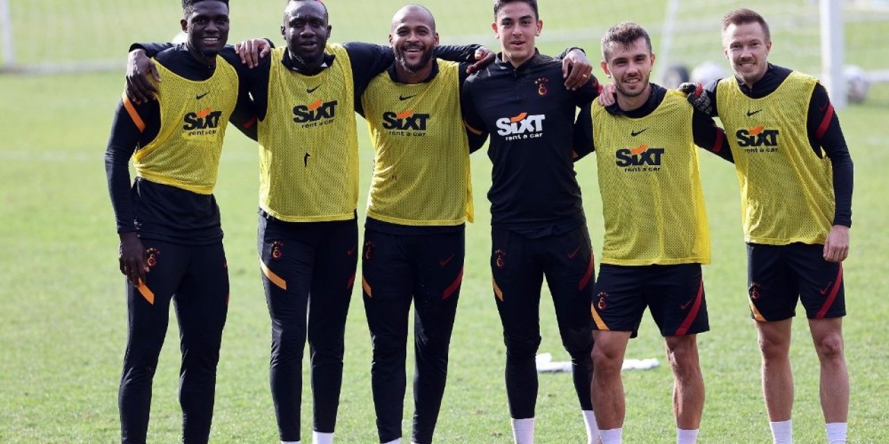 Saracchi Ve Falcao, Saha Çalışmalarına Başladı