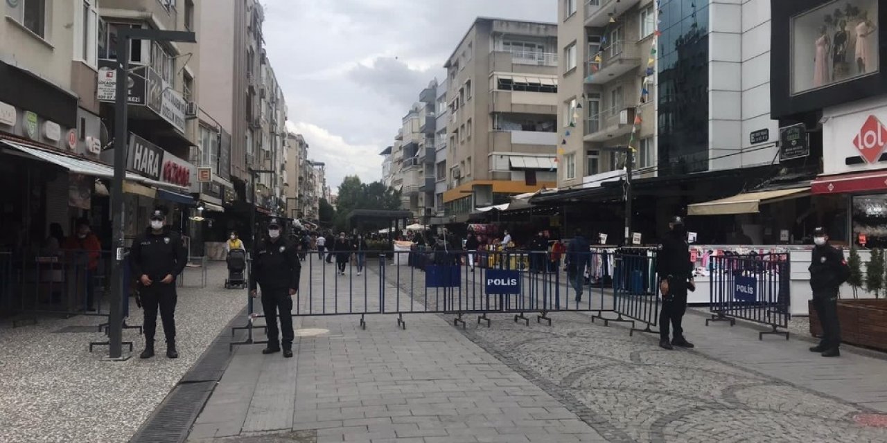 İzmir’de Önemli Caddelere Kişi Sınırlaması Geldi