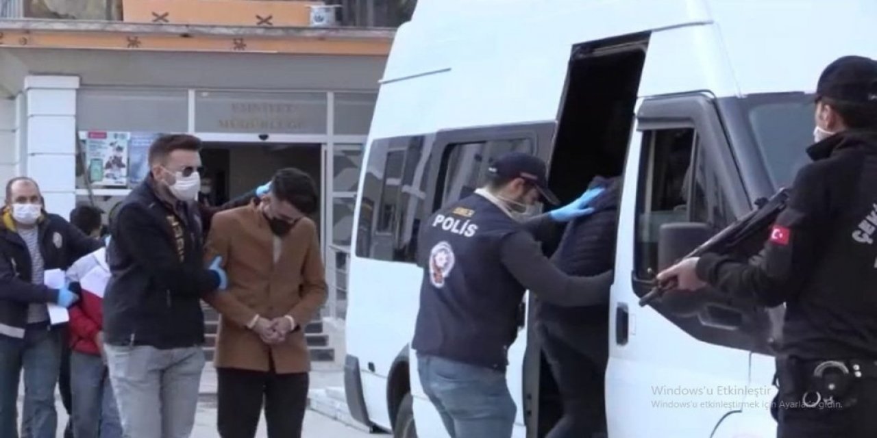 Mersin’deki Sahte Bahis Zanlıları Adli Kontrol Şartıyla Serbest Kaldı