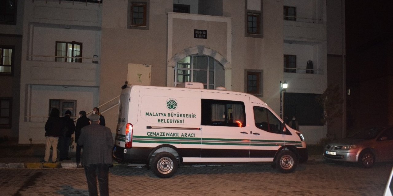 4 Çocuk Babası Eşi Tarafından Evde Ölü Bulundu
