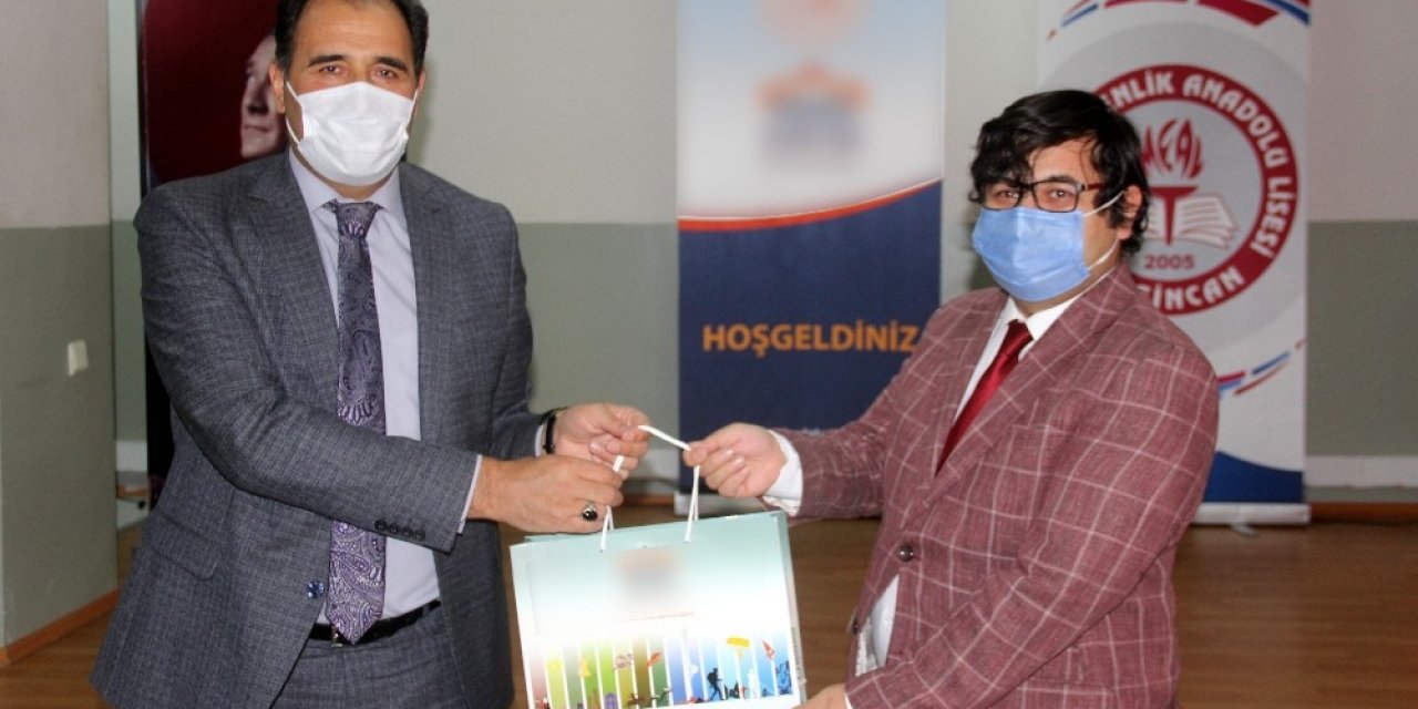 Erzincan’da Öğrencilere Okuma Alışkanlığının Kazandırılması Amacıyla Kitap Dağıtıldı