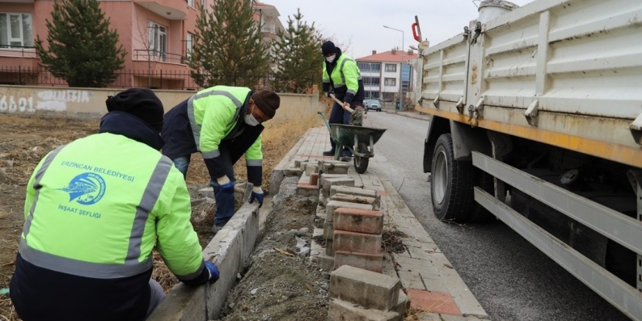 Erzincan’da Yol Ve Kaldırımlarda Bakım Onarım Çalışması