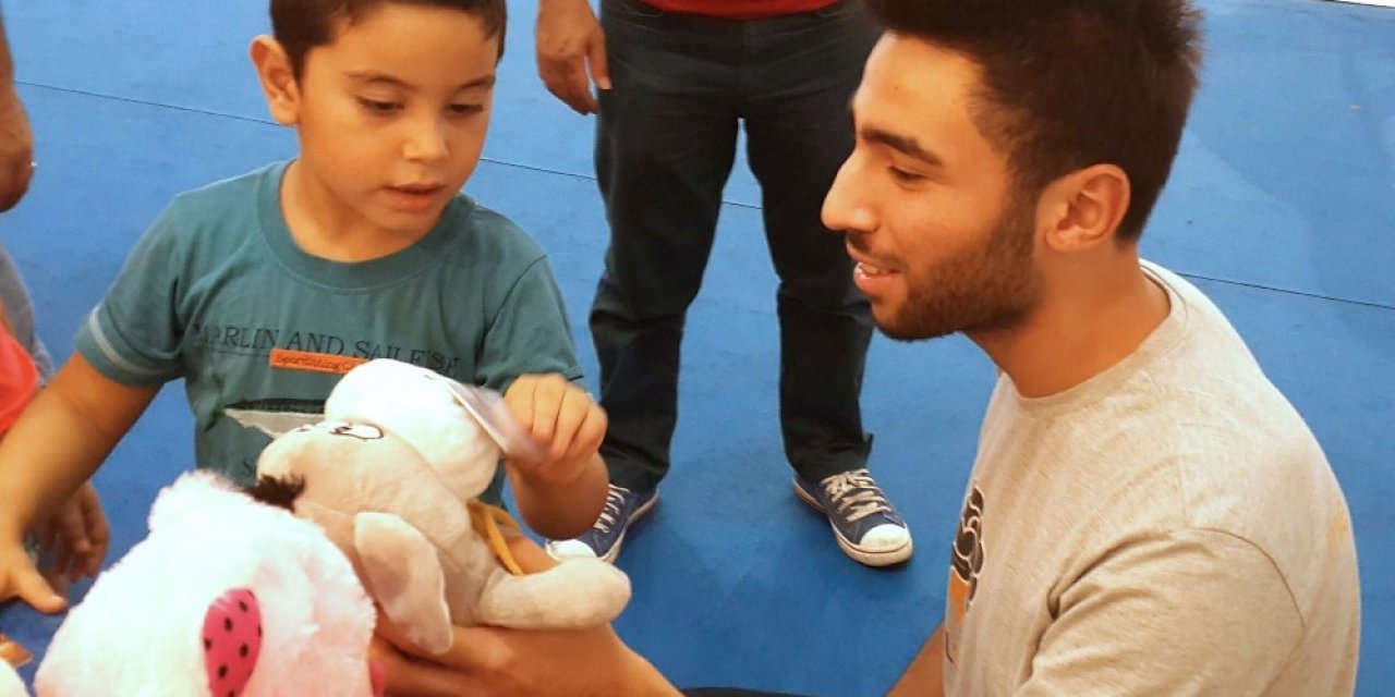 Kuzeni Umut İçin Yola Çıktı, Özel Çocuklara Umut Oldu