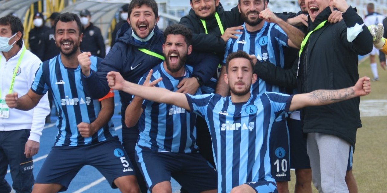Kütahyaspor, Zirveye Yaklaştı