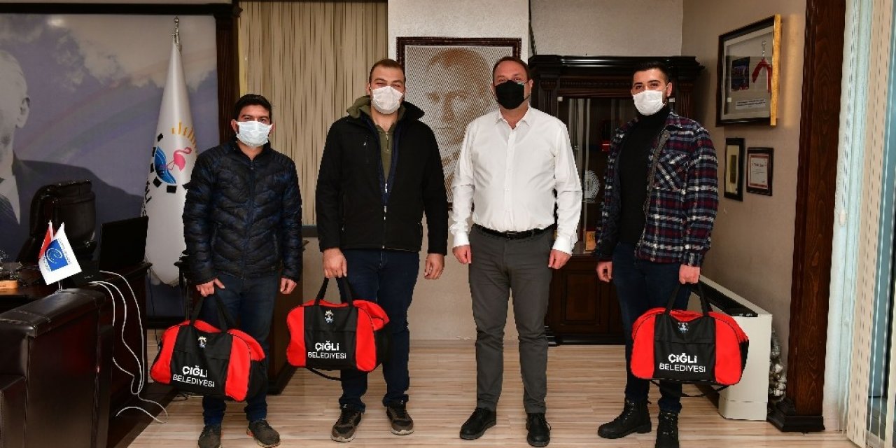 Başkan Gümrükçü’den "asker Çantalı" Uğurlama