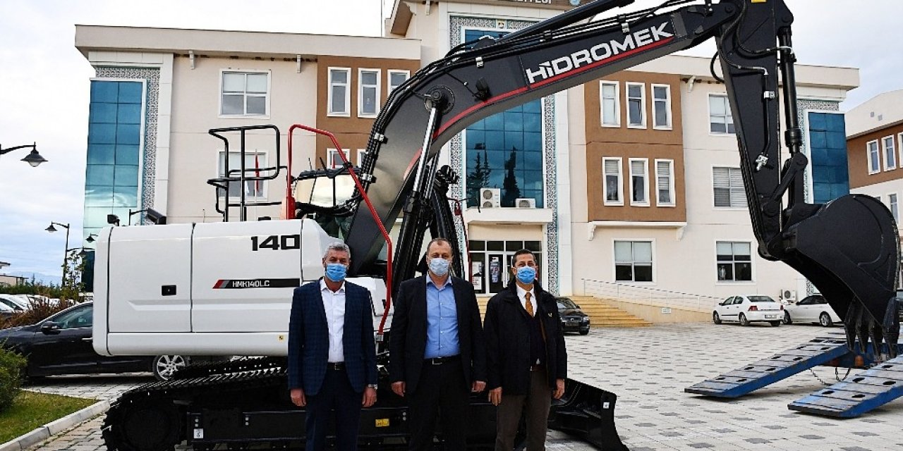 Paletli Ekskavatör İznik’in Hizmetinde