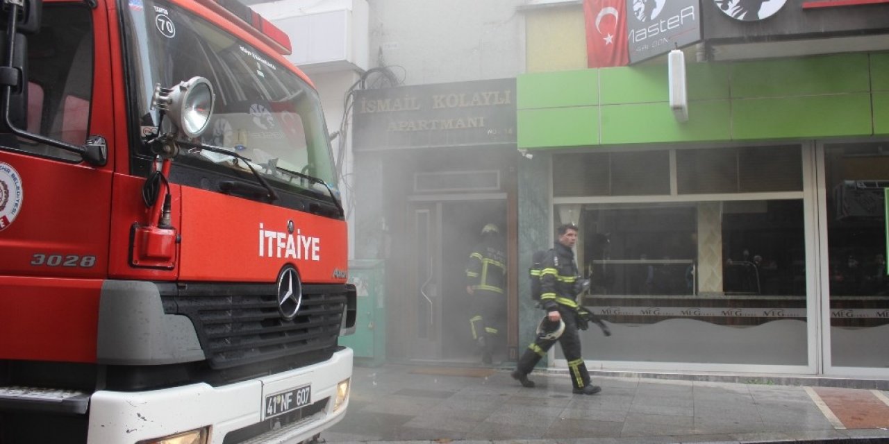 Restoran Deposunda Çıkan Yangın Korkuttu