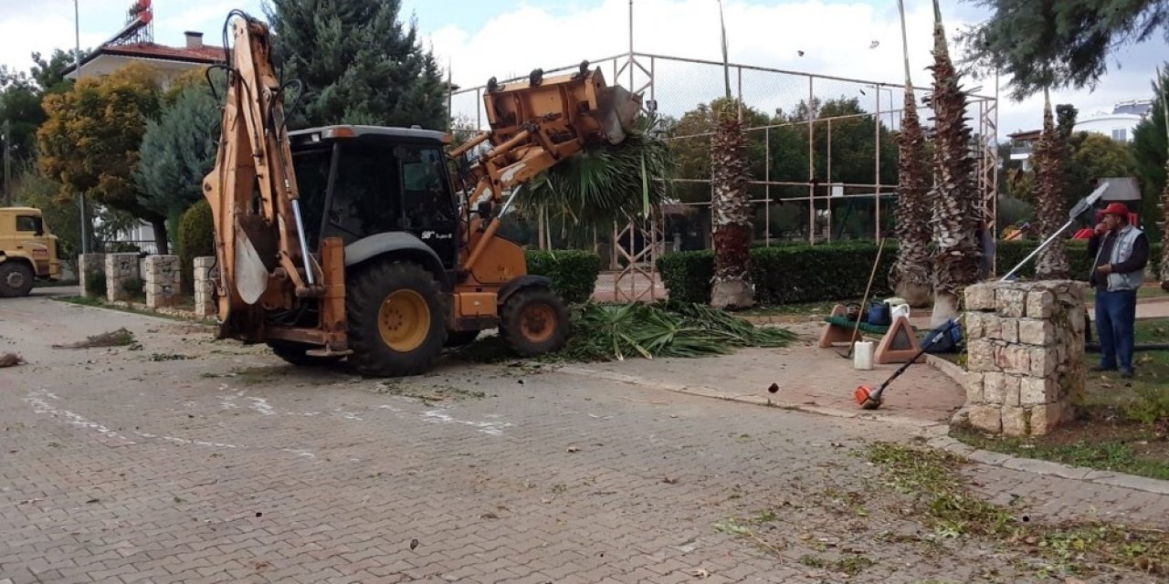 Döşemealtı’nda Parklara Kış Bakımı