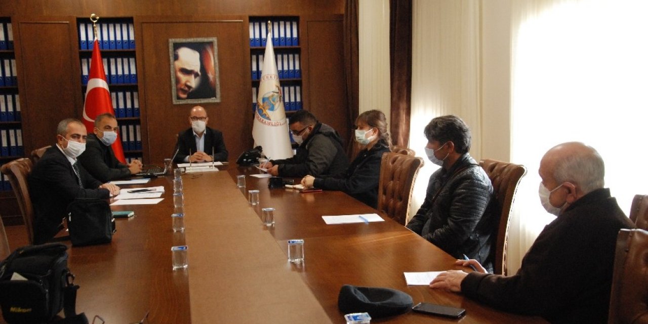 Kaymakam Nazlı: "silifke’de Covid Hastalarına Yönelik Her Türlü Medikal Kapasiteye Sahibiz"