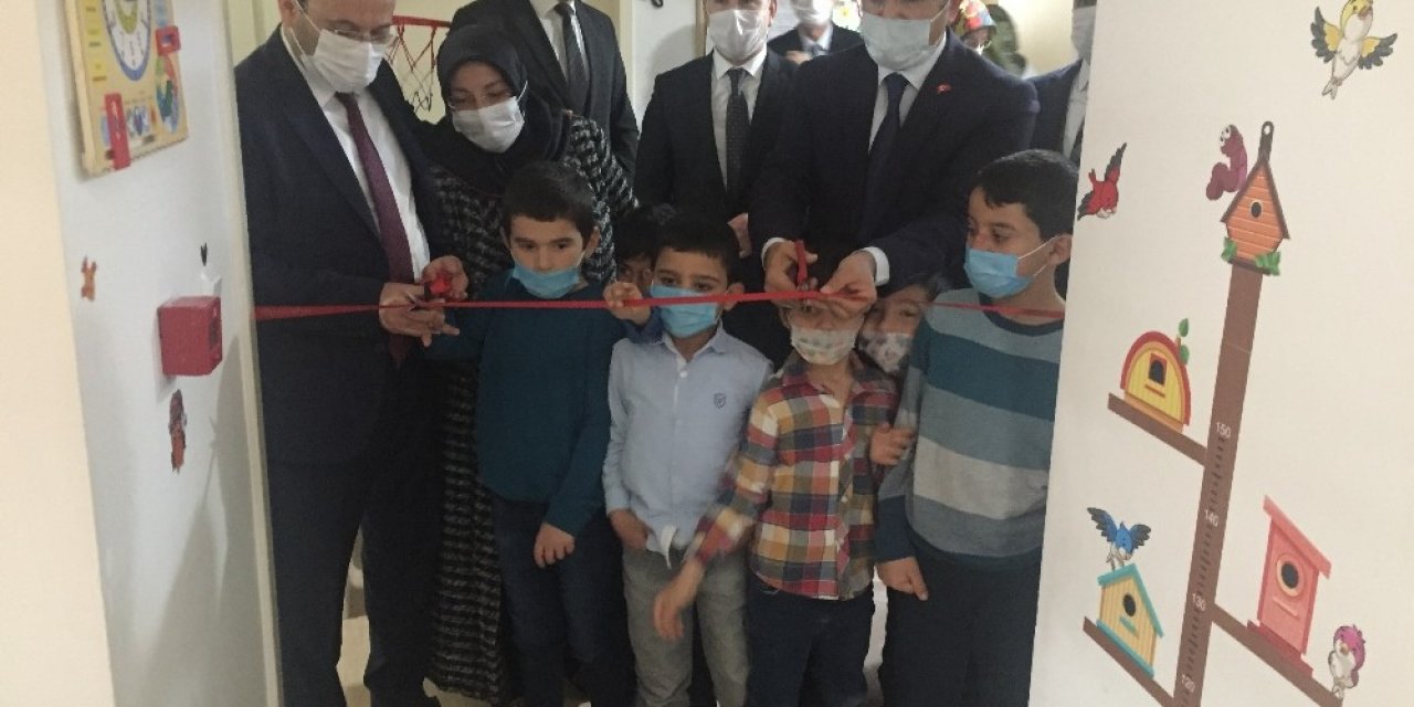 Etü Rektörü Prof. Dr. Çakmak’tan Devlet Korumasındaki Çocuklara Destek