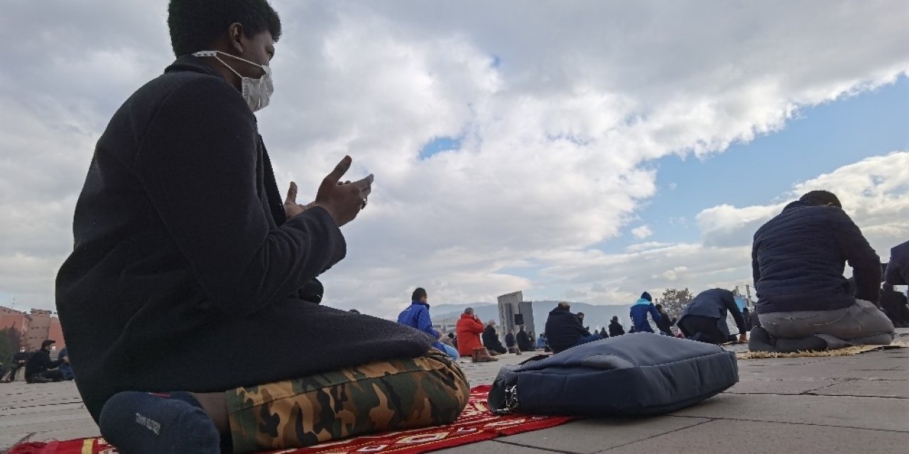 Karabük’te Meydanda Yağmur İçin Dua Edildi