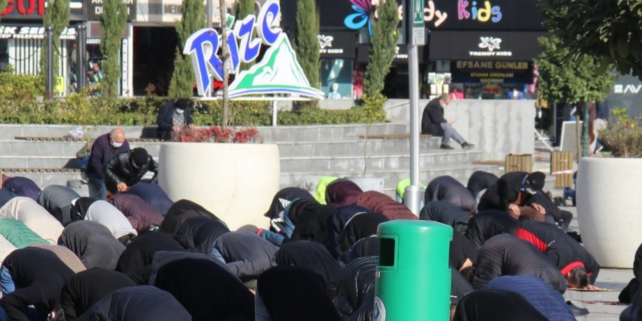 Yağmurun Başkentinde Yağmur Duası