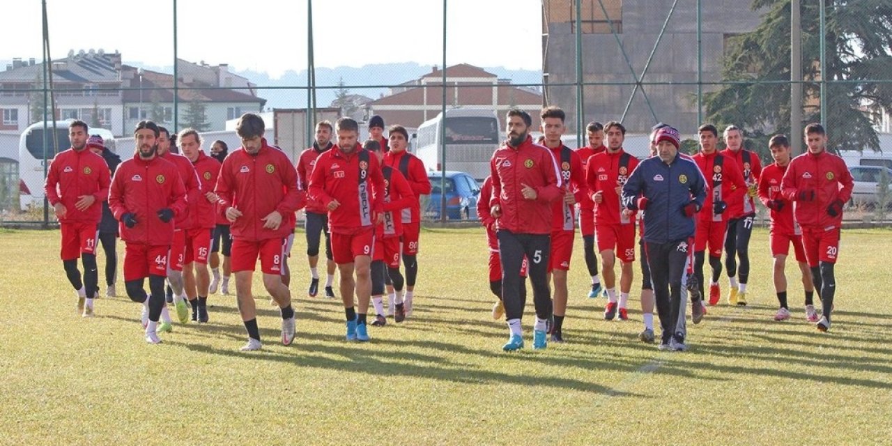 Eskişehirspor, Balıkesir Deplasmanı Öncesi Hazırlıklarını Tamamladı