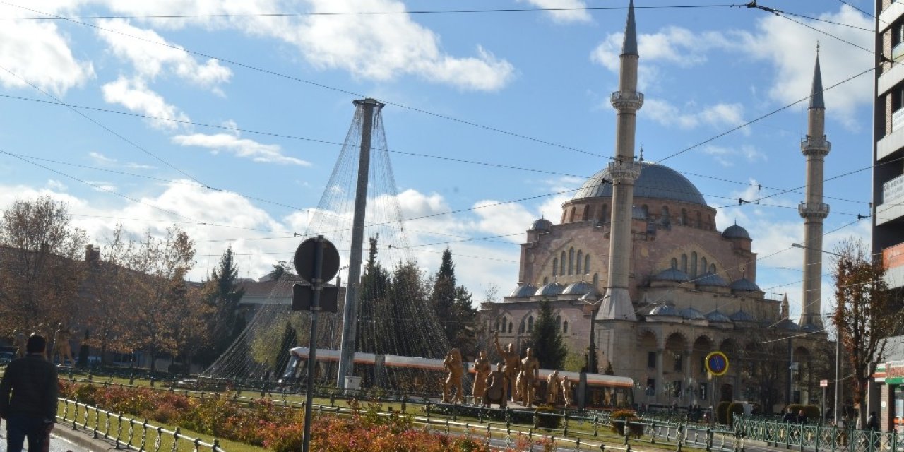 Eskişehir’de Güneş Yazdan Kalma Bir Gün Yaşattı