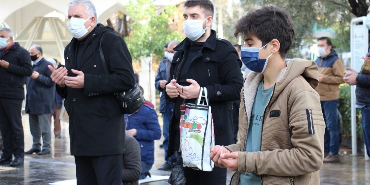 Aydın’daki Camilerde Yağmur Duası Yapıldı