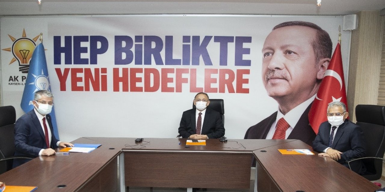 Başkan Büyükkılıç Ak Parti Genişletilmiş İl Başkanları Toplantısına Katıldı