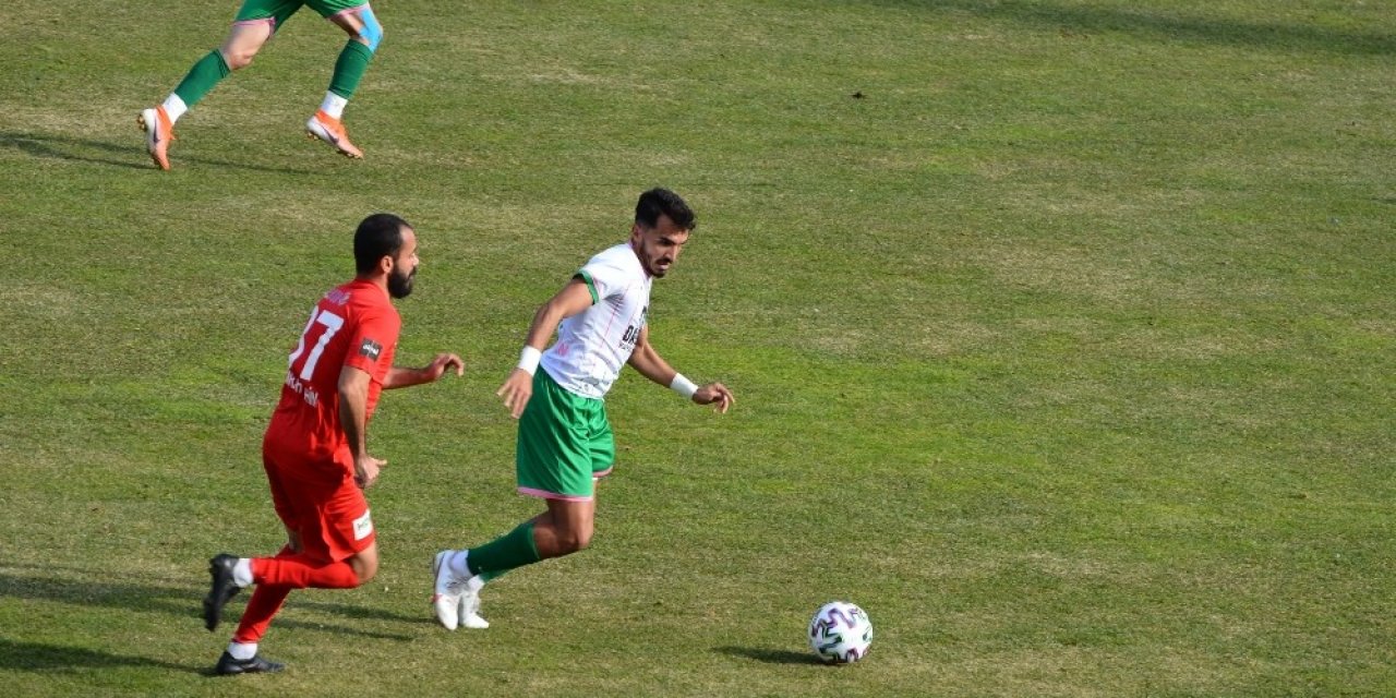 Genç Futbolcu Takımını Sırtlıyor