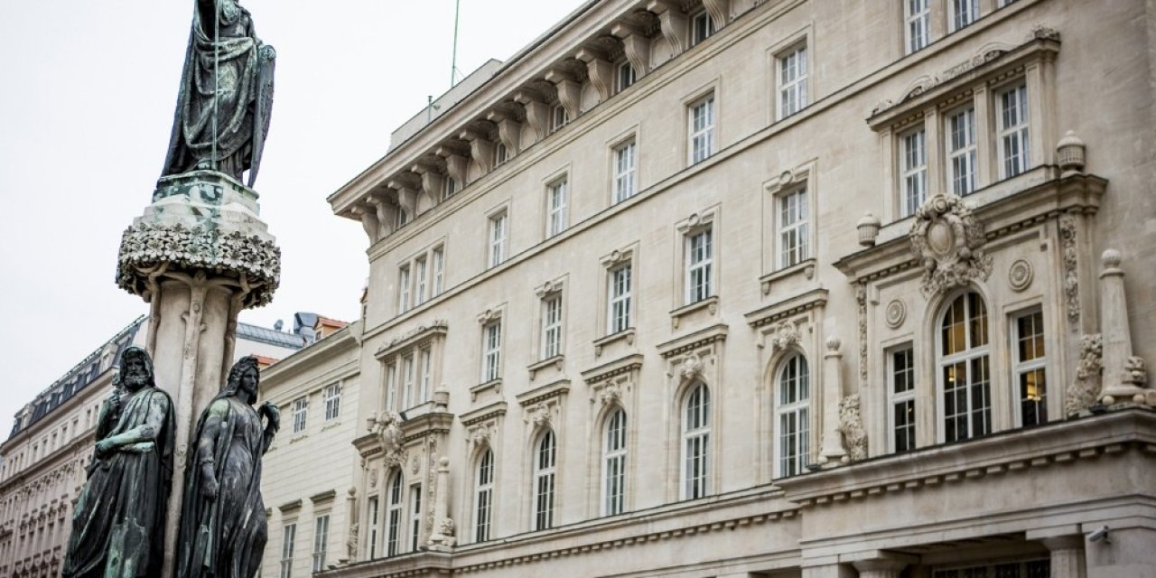 Avusturya’da İlkokullardaki Başörtüsü Yasağı Kaldırıldı