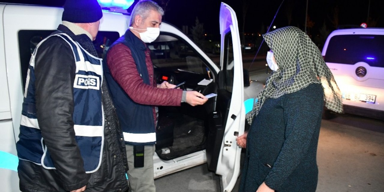 Kısıtlamada Polis Tarafından Evine Bırakılan Kadın: “allah Devletimize, Polisimize Ziyan Vermesin”