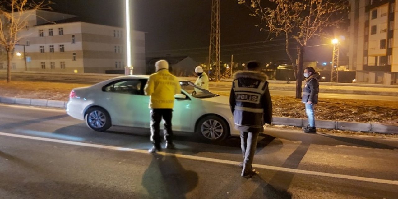 Bitlis’te 56 Saatlik Sokağa Çıkma Kısıtlaması Başladı