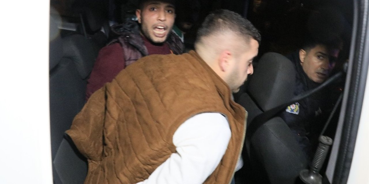 Dur İhtarına Uymayıp Polislerin Üzerine Aracını Sürüp Kaçan Sürücü Kıskıvrak Yakalandı