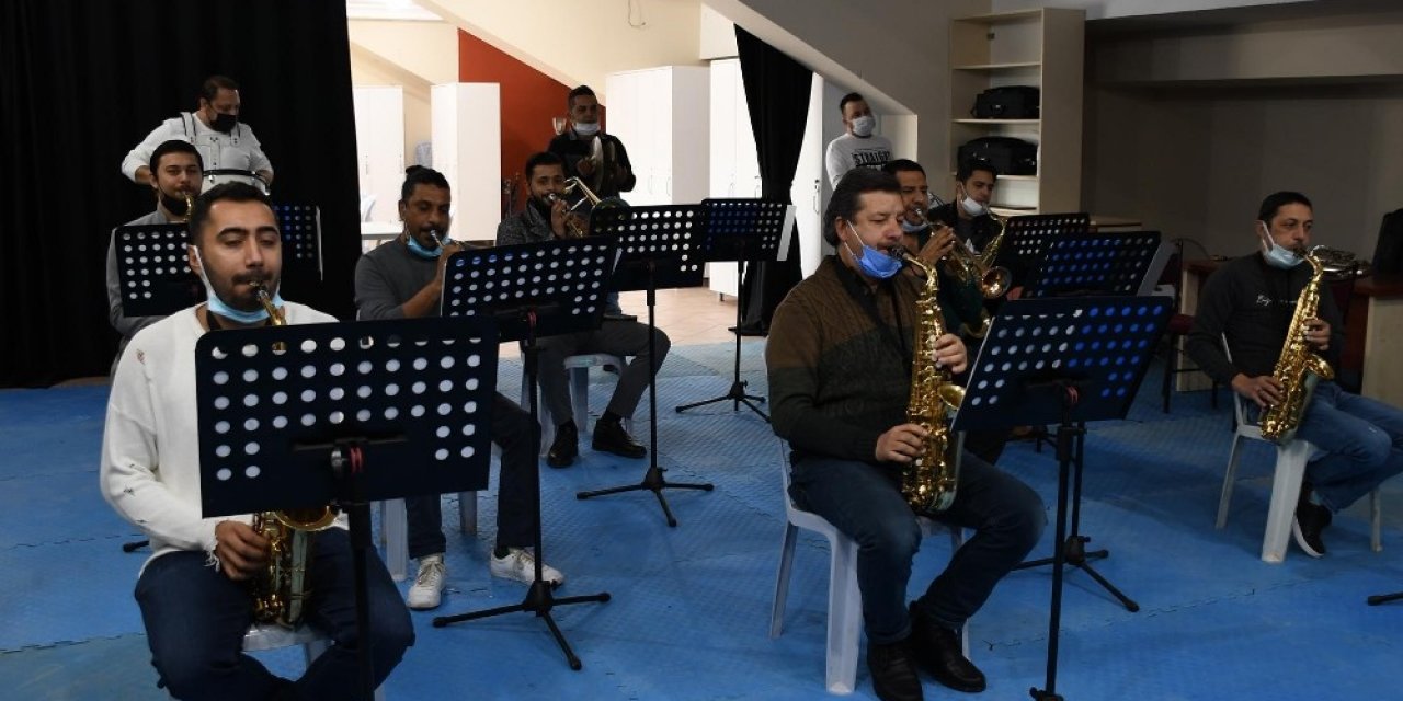 Kuşadası Belediye Bandosu İle Kent Orkestrasına Yeni Stüdyo