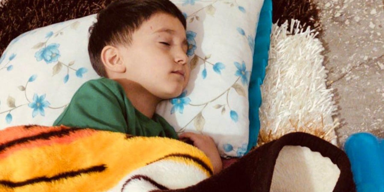 Evde Halı Üzerinde Yatan Yetim Çocuğuna Sürpriz Yatak Odası Yaptılar