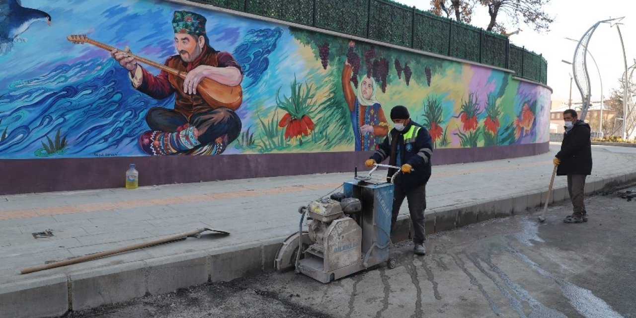 Herkes Evinde Otururken Onlar Çalışıyor