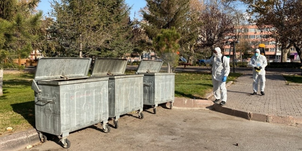 Melikgazi’de Toplu Kullanım Alanları Dezenfekte Ediliyor