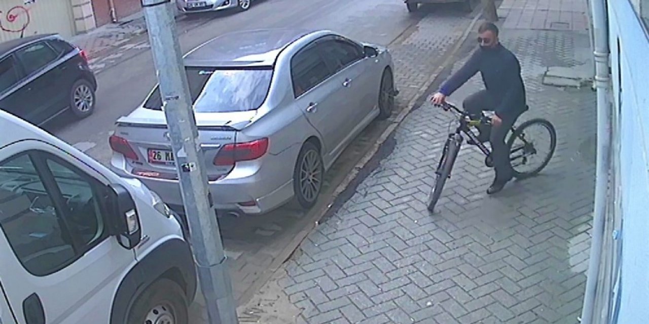 Bisiklet Çalmayı Meslek Edinen Hırsız Kameralara Yakalandı