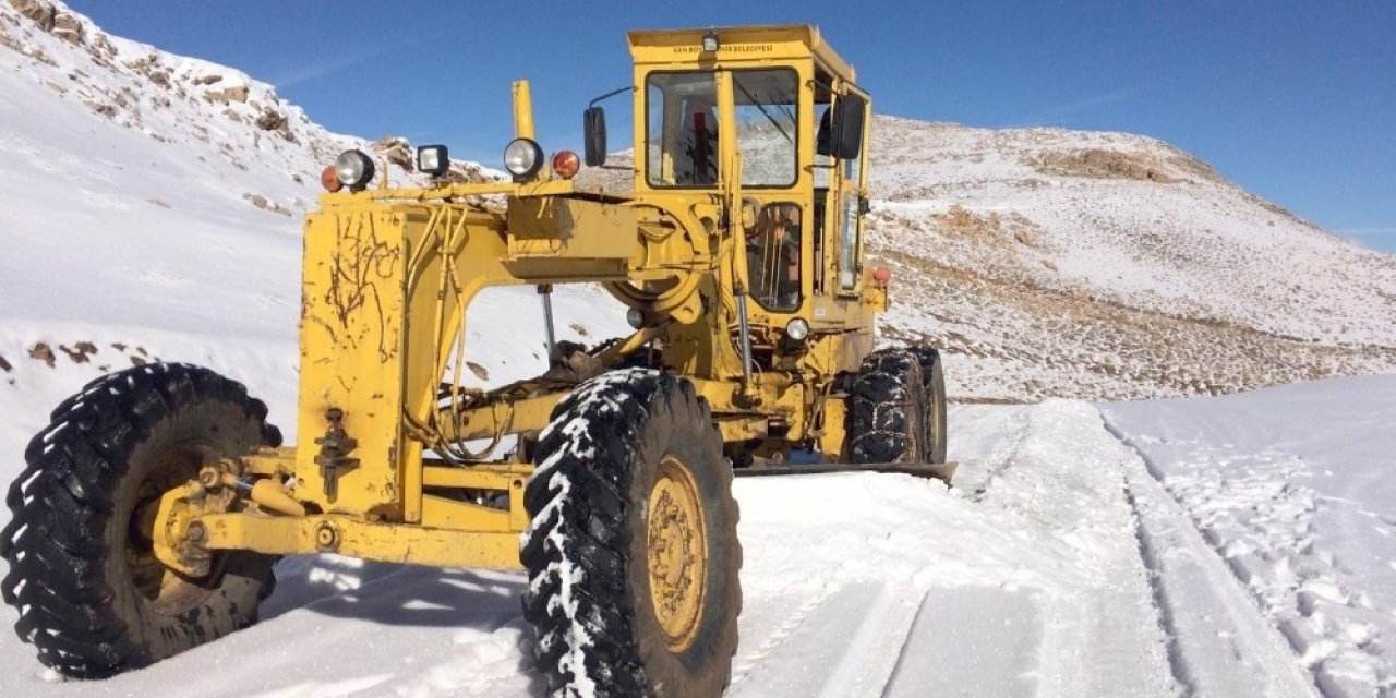 Van Büyükşehir’in Karla Mücadele Mesaisi Başladı