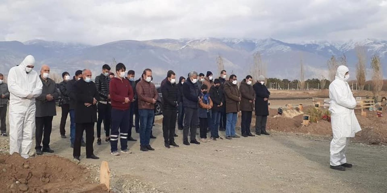 Covid-19’dan Hayatını Kaybeden Sağlık Çalışanı Son Yolculuğuna Uğurlandı