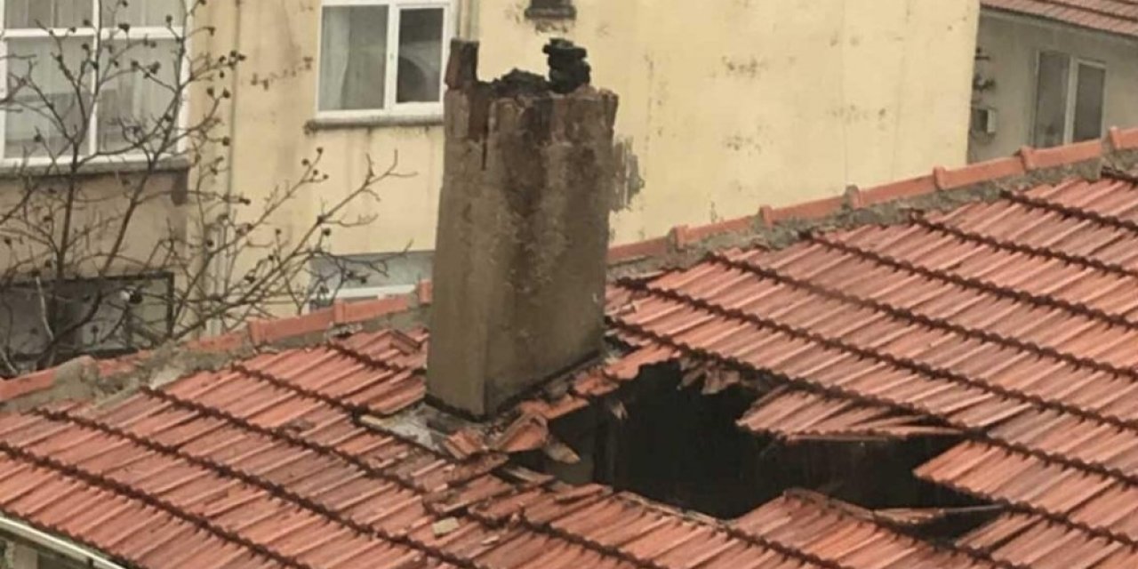 Fırtınada Kopan Bacanın Parçası Çatıda Hasara Neden Oldu
