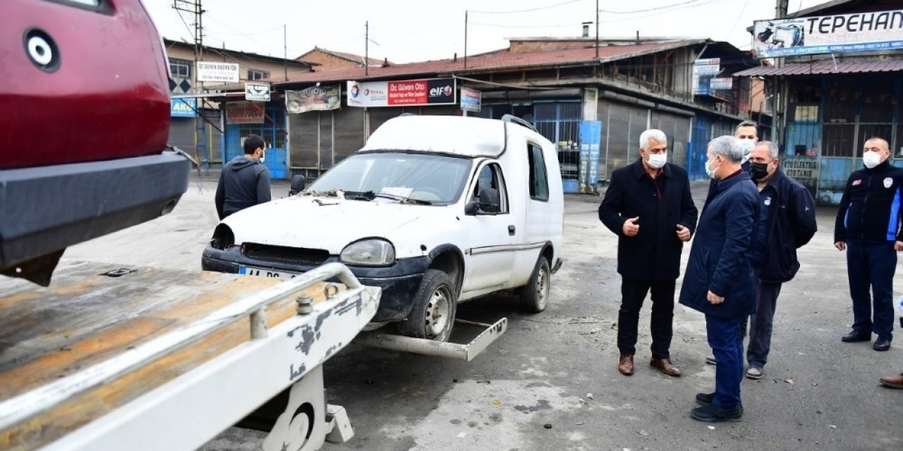 Yeşilyurt’ta Hurda Araç Operasyonu