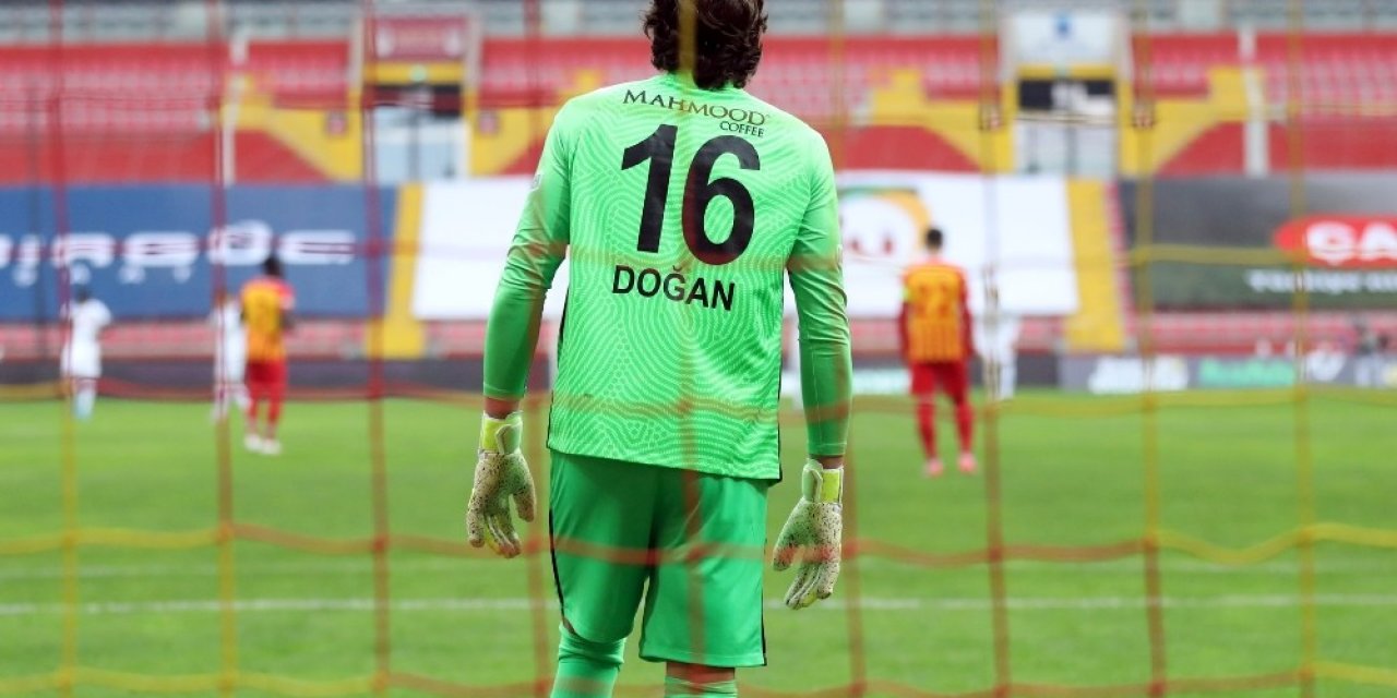Doğan Alemdar Ligin En Genç Kalecisi Oldu