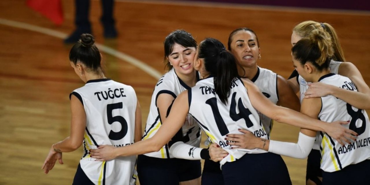 Adam Voleybol Galibiyetle Döndü