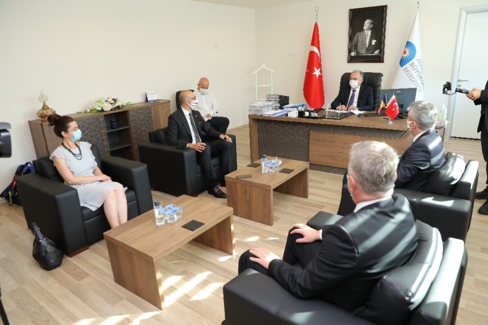 Mehmet Hacıarifoğlu, Romanya’nın Ankara Büyükelçisi Gabriel Şopanda ve beraberindeki heyeti kabul etti