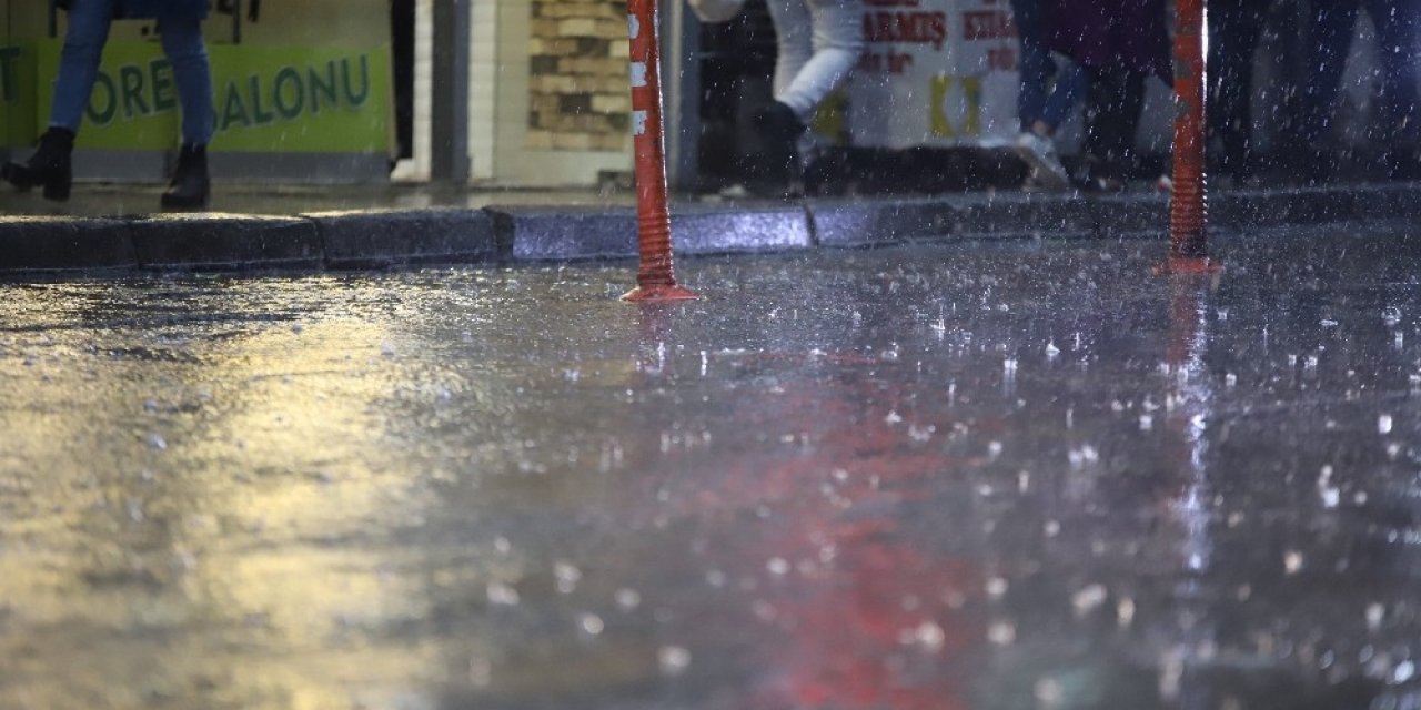Bölge Genelinde Yağışlı Hava Etkisini Sürdürecek
