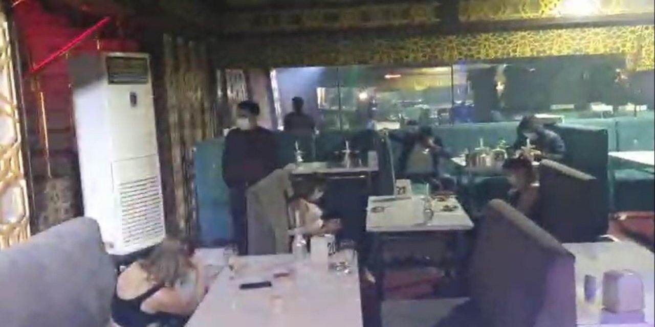 Sokağa Çıkmaya Yasağını Delip Eğlence Mekanında Yakalandılar
