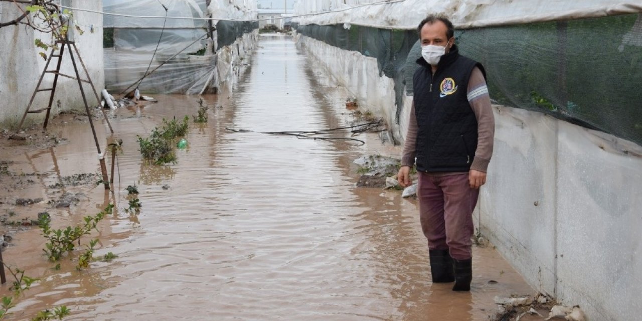 Kumluca Aşırı Yağmur Sele Sebep Oldu