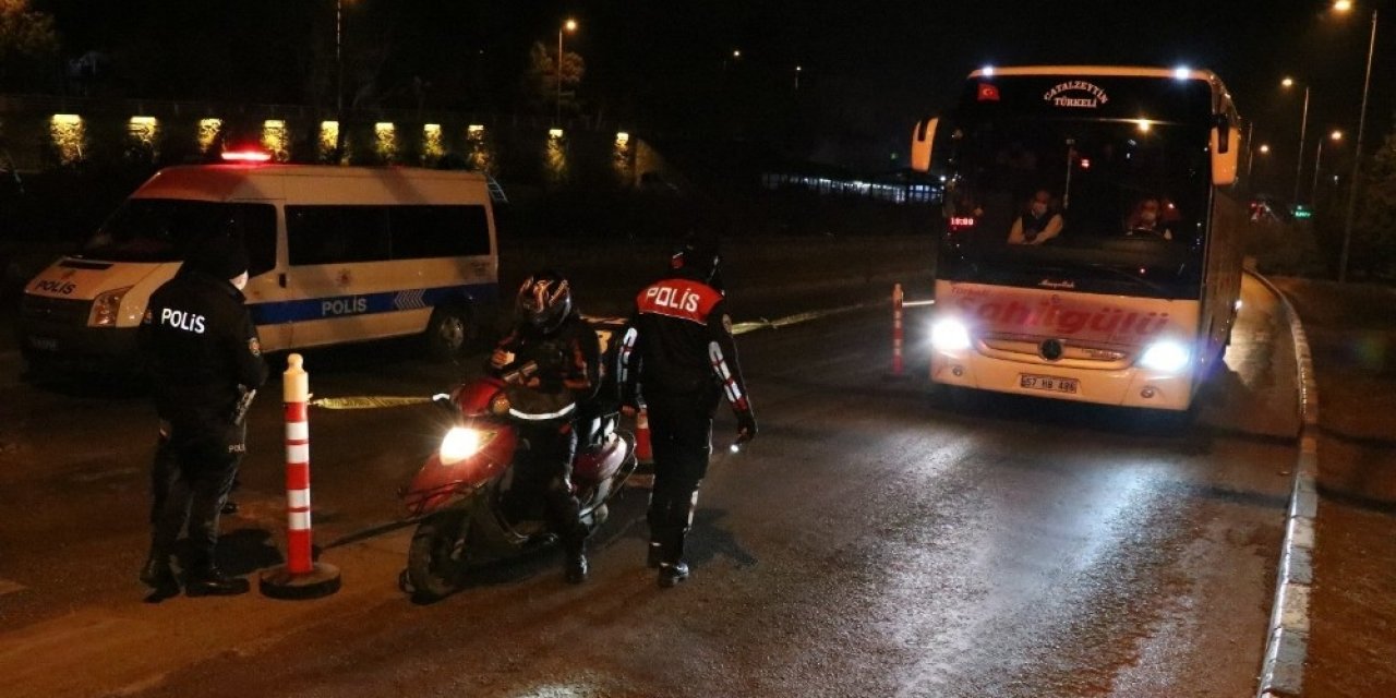 Karabük’te 56 Saatlik Kısıtlamayı İhlal Eden 30 Kişiye 27 Bin Tl Ceza Kesildi