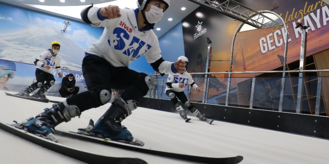 Kar Olmasa Da Kayak Yapabiliyorlar