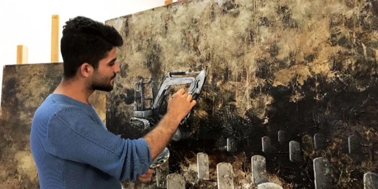 Kulplu Ressamın Yaptığı Eserler Göz Kamaştırıyor