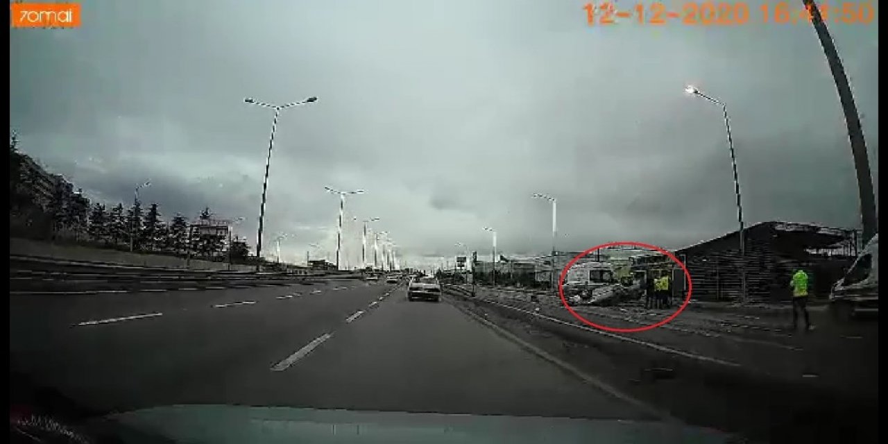 Direksiyon Hakimiyetini Kaybeden Sürücü Otomobiliyle Takla Attı