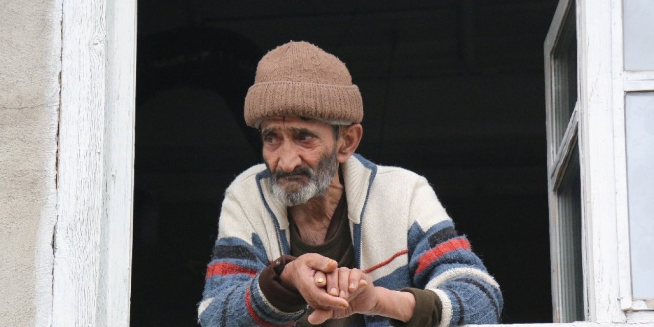 76 Yaşındaki Mustafa Amca Geçici Olarak Huzurevine Yerleştirildi