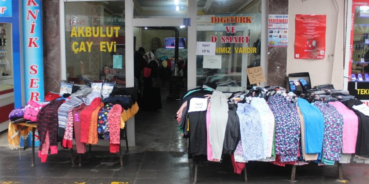 Korona Virüs Nedeniyle Kapattıkları Çay Ocaklarında Şimdi Farklı Ürünler Satıyorlar