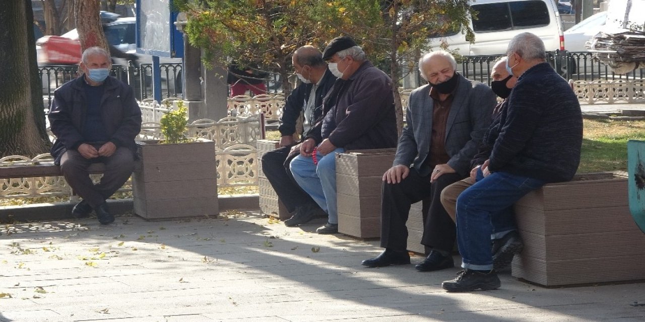 Pandemi Kurallarına Uymayan 106 Kişiye 114 Bin 780 Tl Ceza