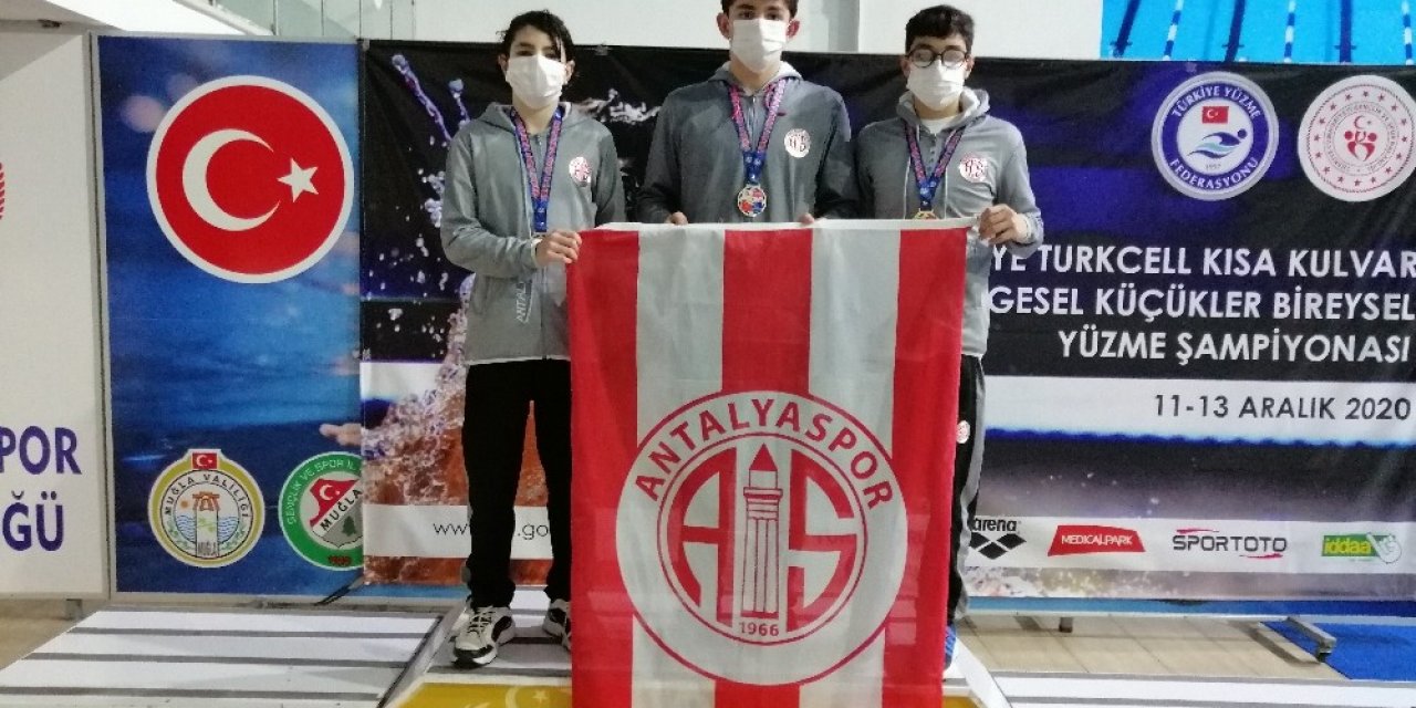 Antalyaspor Yüzme Takımından Türkiye Rekoru